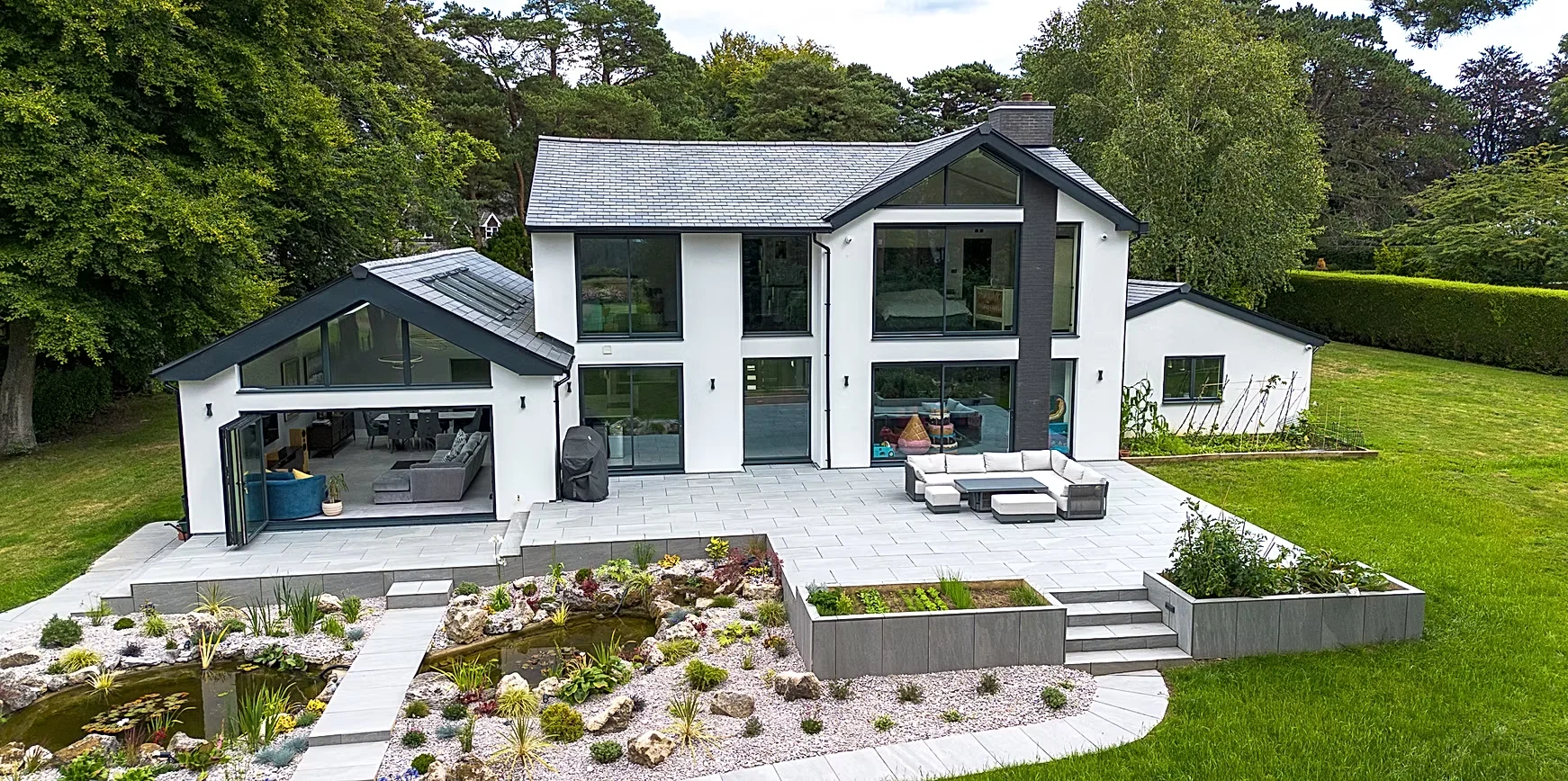 Ridgewood — A contemporary home and garden